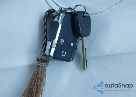 2016 Chevrolet Silverado 1500 1Lt из США, поврежденный, VIN 3GCUKRECXGG299683